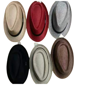 ZAPYM-0052*CX120 CHAPÉU COM ABA E COM COPA, EM MATERIAL PLÁSTICO